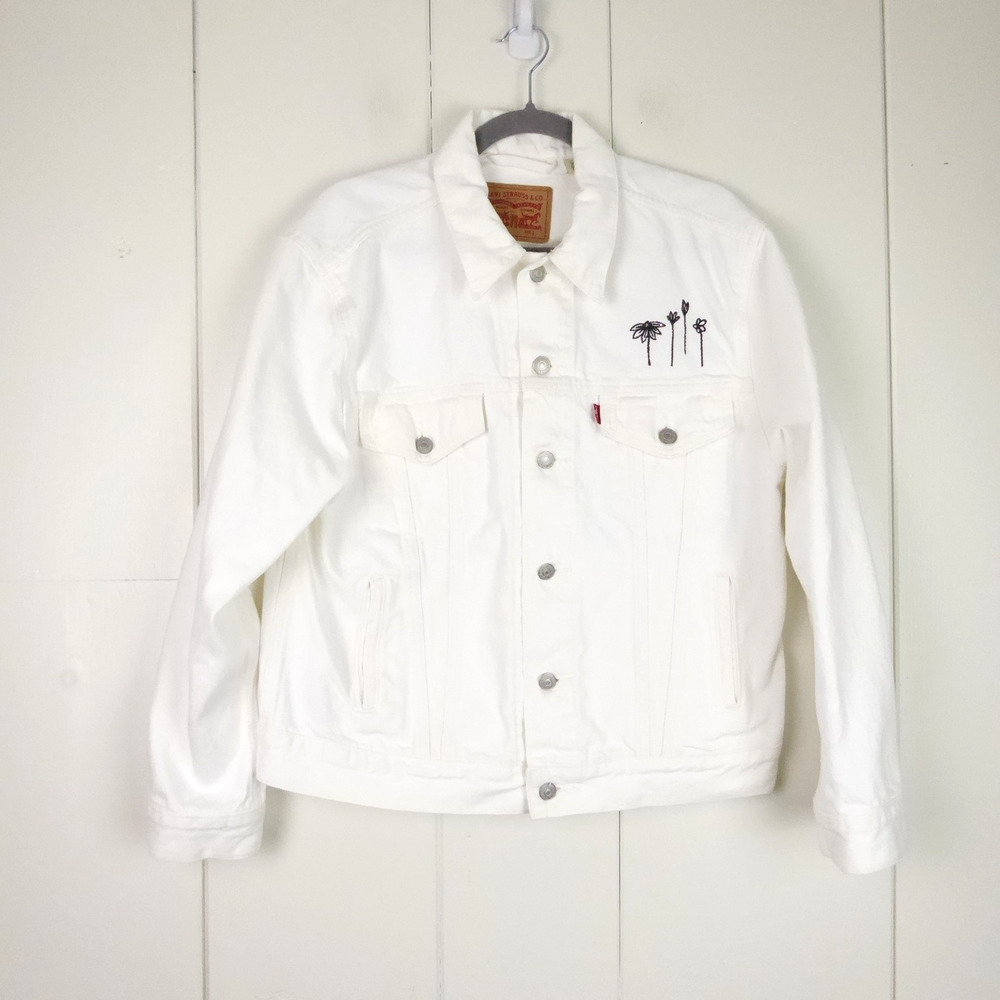 Levis Jacket Womens SZ L Denim Jean Trucker Classic Embroidered Relaxed Casual